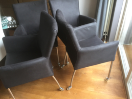 4 x Ray stoelen  voor € 400 armleggers comfort met SKATE wielen OPRUIMING