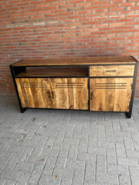 FCR-1 prachtig dressoir Mangohout afmeting 180 cm NU VOOR EEN ACTIE PRIJS