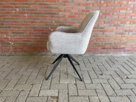 MILAAN LICHT GRIJS  454    top draai eetkamerstoel tijdelijk 6 voor €.690,=