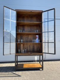 FIRENZE vitrinekast  100 breed en 215 cm met smeedijzer