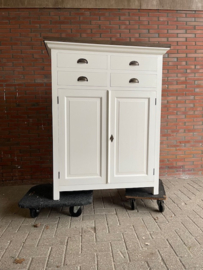 MEIDENKAST 126 een landelijke meidenkast en nu een prijs knaller voor maar