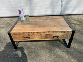 SELINA Mango met metaal Industriële salontafel 120 x 70 nu in de actie