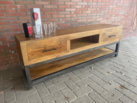 Firenze  industriële Tv-dressoir 160 cm breed  mangohout en metaal voor een  speciale prijs