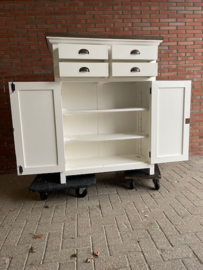 MEIDENKAST 126 een landelijke meidenkast en nu een prijs knaller voor maar
