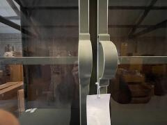 F142 vitrinekast metaal kleur groen met Mango achterwand actie prijs  .