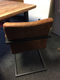 ANITA   industriële eetkamer stoelen metaal    Cognac nu extra actie
