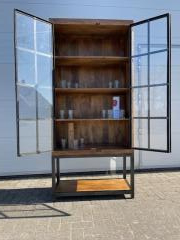 FIRENZE vitrinekast  100 breed en 215 cm met smeedijzer