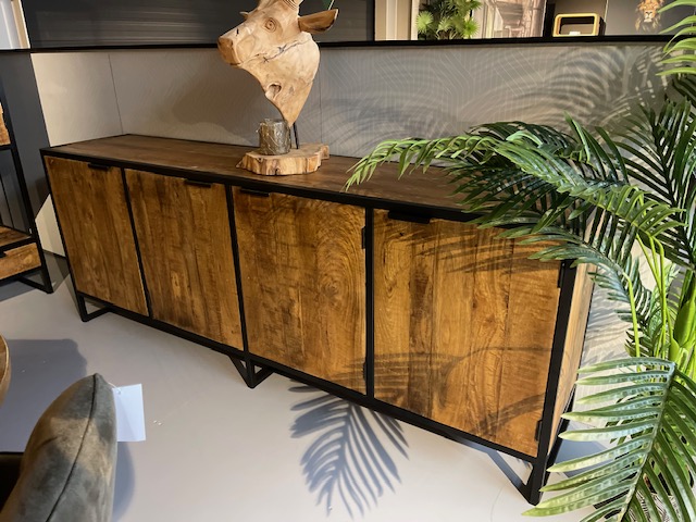 BOAZ  Dressoir 220 cm 4 deuren  mango blank met metaal  Hoge kwaliteit tegen super lage prijs