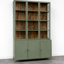 F142 vitrinekast metaal kleur groen met Mango achterwand actie prijs  .