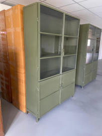 BRUSSEL GROEN GROEN Industriële Vitrinekast 130 cm breed tijdelijk speciale aanbieding