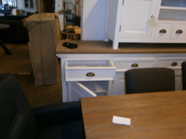 118 jh DRESSOIR 4 deuren + 4 laden / 235 cm. breed /95 cm hoog scherpe prijs