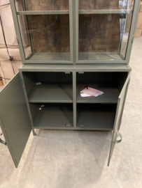 Como 95 vitrinekast metaal groen /glas exclusief model 95 breed voor de laagste prijs