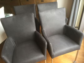 4 x Ray stoelen  voor € 400 armleggers comfort met SKATE wielen OPRUIMING
