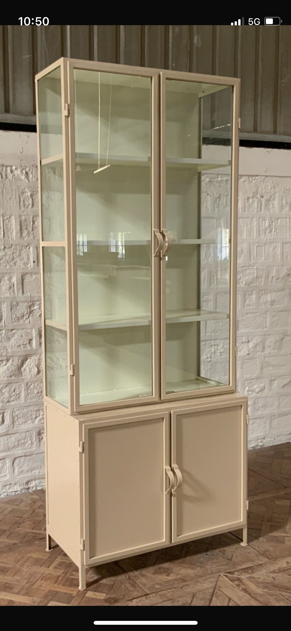 Como 95 vitrinekast zandkleurig  exclusief model 95 breed voor de laagste prijs