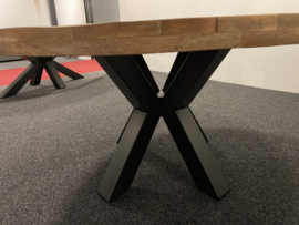 BRITT  eettafel Mango blad rond 150 cm "Ø" metaal poot voor een actie prijs