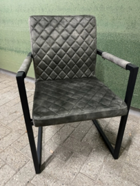 ROME industriële eetkamer stoelen  met armsteun  stof Adora velvet groen