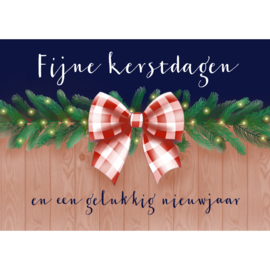 Kaartje2go.nl | Kerstkaart dennetakken met rood witte strik