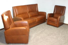 Bank + fauteuil + fauteuil _Leer / binnenvering setprijs € 2650