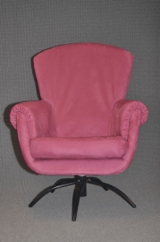 Fauteuil in roze suede stof  €195