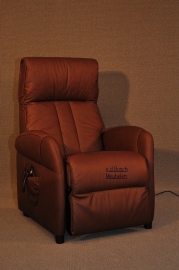 Sta-op relaxfauteuil elektrisch in Leer  € 750