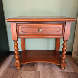 Haltafeltje, bijzettafel gedraaide poten