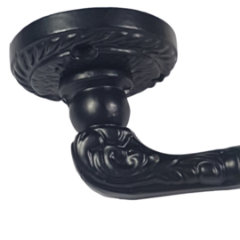 deurklink zwart  met schild gregorian-rd