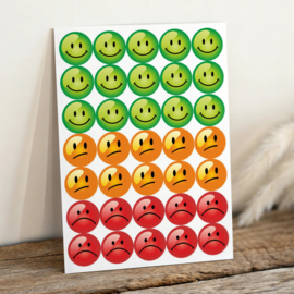 Feuille d'autocollants Smileys verts, orange et rouges - 35 autocollants
