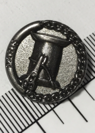 Schaar en garen op knoop 2 cm