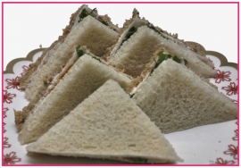 Mini Sandwiches gebraden kip per 2 stuks..