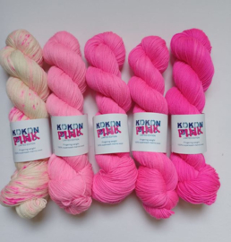KOKON PINK FINGERING WEIGHT  FADE SET