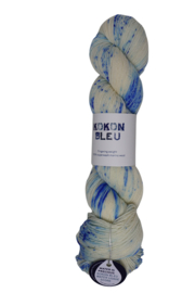KOKON BLEU FINGERING WEIGHT BLUE LAGOON SPECKLE SW