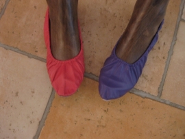 Schoenen diverse kleuren met een zachte, platte zool