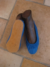 Schoenen diverse kleuren met een zachte, platte zool