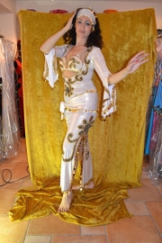 Baladi jurk. Wit met goud