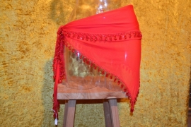 D26 Driehoek sjaal met kralenrand in dezelfde kleur. Sjaal is in meerdere kleuren te bestellen.