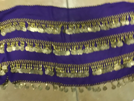 RR06 Heupsjaal met rijen goudkleurige pegels en munten. Sjaal is in diverse kleuren te bestellen.
