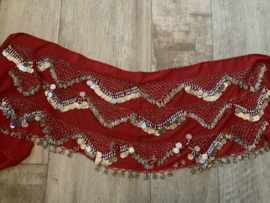 RP02 Heupsjaal, met piramides van kralen en zilverkleurige munten. Sjaal is in diverse kleuren te bestellen