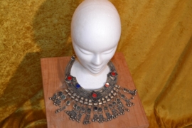 Tribal choker D met stenen in de franjes