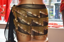 RA08 Heupsjaal zwart met schuine rijen goudkleurige bolletjes en munten. XL