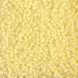 Miyuki Rocailles 11-4451 Light Lemon Ice Duracoat Opaque - 10 gram