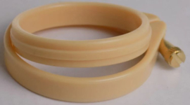 Mini kunststof borduurring - 5,5 cm BEIGE