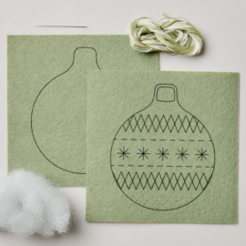 Borduurpakketje vilt KERSTBAL