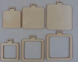 3 houten mini borduurhangers / lijstjes VIERKANT