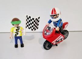 Jongens met minibike (16518)