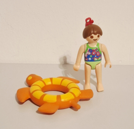 Meisje met zwemband (16886)