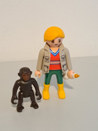 Verzorgster met babygorilla (14612)