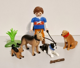 Man met honden (16199)