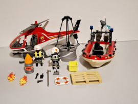 Brandweerhelikopter met boot (16302)