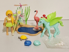 Fee met water en mini pegasus (16344)