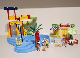 Groot waterpark zwembad met café (16414)